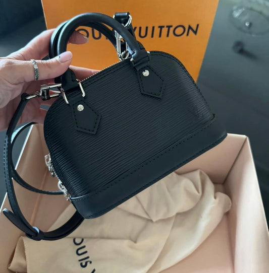 Sac Louis Vu*tton Nano